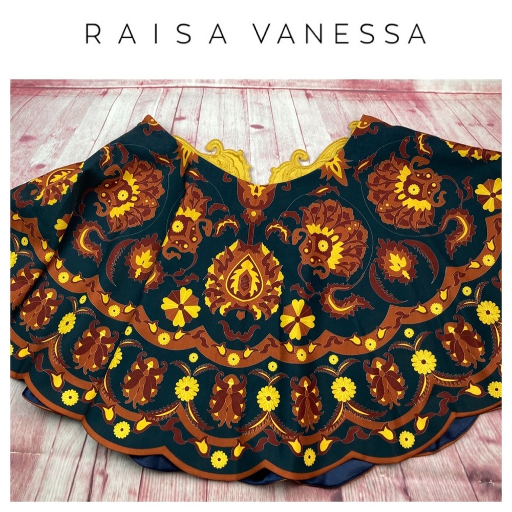 ➡️Raisa & Vanessa Flouncy Scalloped Hem Mini Skirt with Buckle **Sample**